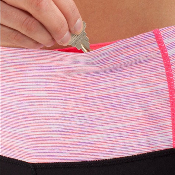 Lululemon Gather and Crow Crop Size 4 - Picture 3 of 8